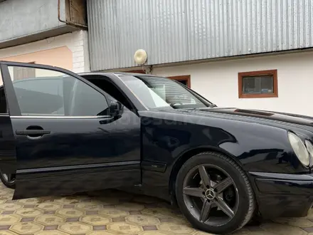 Mercedes-Benz E 240 1999 года за 4 100 000 тг. в Алматы