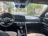 Hyundai Elantra 2022 года за 6 800 000 тг. в Атырау – фото 4