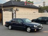 Mercedes-Benz E 230 1996 годаүшін2 850 000 тг. в Тараз – фото 2