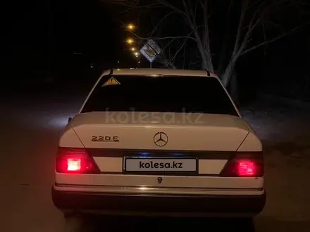 Mercedes-Benz E 220 1989 года за 1 900 000 тг. в Кызылорда