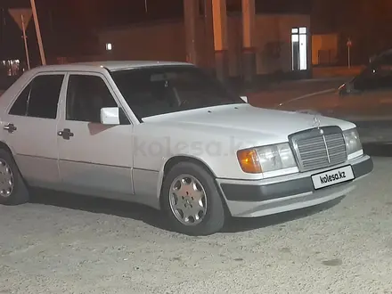 Mercedes-Benz E 220 1989 года за 1 900 000 тг. в Кызылорда – фото 10