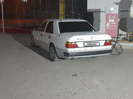 Mercedes-Benz E 220 1989 года за 1 900 000 тг. в Кызылорда – фото 13