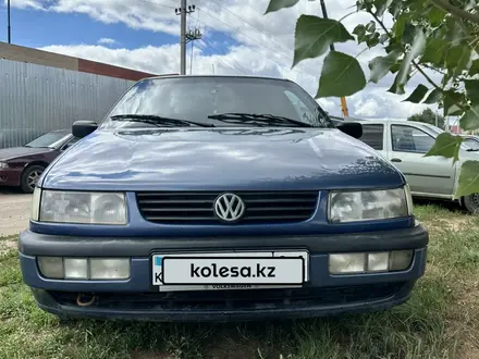 Volkswagen Passat 1995 года за 1 600 000 тг. в Актобе