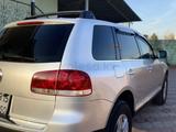 Volkswagen Touareg 2005 года за 5 800 000 тг. в Алматы – фото 3