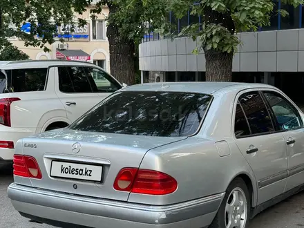 Mercedes-Benz E 280 1997 года за 2 800 000 тг. в Алматы