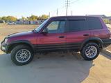 Toyota RAV4 1997 года за 2 200 000 тг. в Астана – фото 2