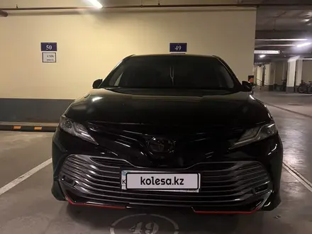 Toyota Camry 2020 года за 15 600 000 тг. в Астана