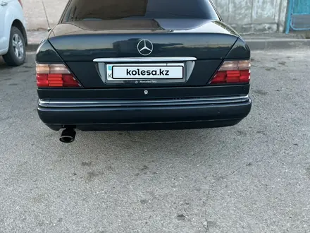 Mercedes-Benz E 200 1994 года за 2 700 000 тг. в Жезказган – фото 5