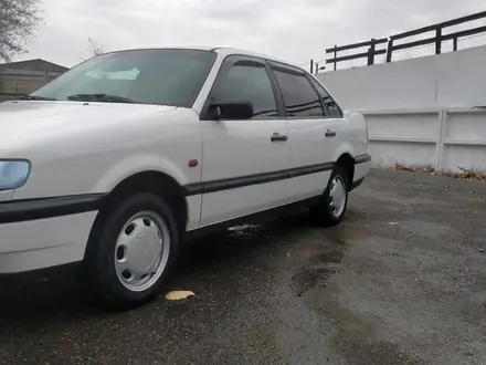 Volkswagen Passat 1995 года за 2 300 000 тг. в Ушарал – фото 2