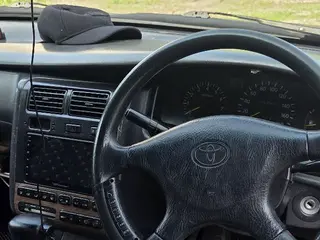 Toyota Corona, 1995