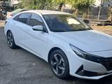 Hyundai Elantra 2022 года за 10 700 000 тг. в Алматы – фото 3