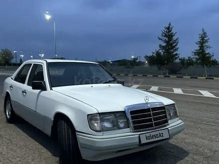 Mercedes-Benz E 200 1992 года за 1 300 000 тг. в Караганда