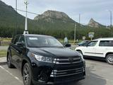 Toyota Highlander 2018 года за 10 300 000 тг. в Актобе – фото 2