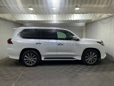 Lexus LX 570 Luxury 2017 года за 38 800 000 тг. в Алматы – фото 17