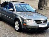 Volkswagen Passat 2002 годаүшін2 800 000 тг. в Алматы