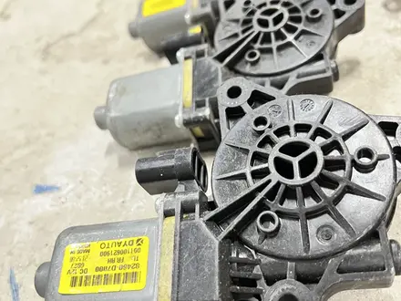Ограничитель двери, моторчики стеклоподёмника на Hyunda Tucson 15-21г за 10 000 тг. в Алматы – фото 4