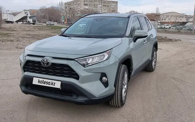 Toyota RAV4 2021 года за 16 900 000 тг. в Усть-Каменогорск