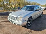 Mercedes-Benz C 180 1994 года за 1 700 000 тг. в Караганда – фото 2