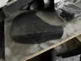 Крышку на переднюю часть с левой стороны порога Тойота Ланд Крузер 2 за 5 000 тг. в Алматы – фото 2