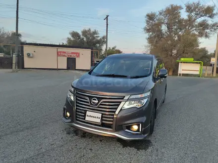 Nissan Elgrand 2015 года за 8 000 000 тг. в Атырау – фото 2