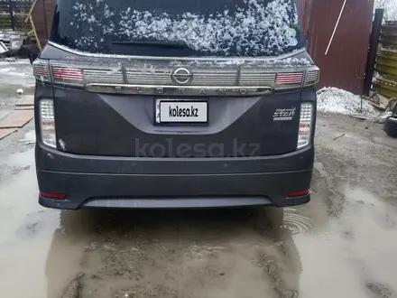 Nissan Elgrand 2015 года за 8 000 000 тг. в Атырау – фото 3