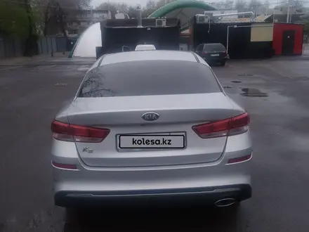 Kia K5 2019 года за 8 200 000 тг. в Алматы – фото 3