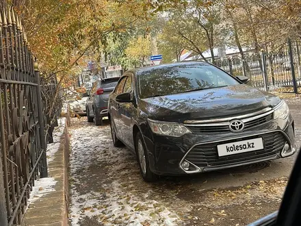 Toyota Camry 2016 года за 9 600 000 тг. в Семей