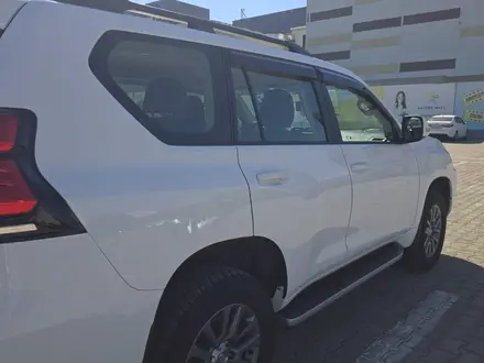 Toyota Land Cruiser Prado 2017 года за 23 500 000 тг. в Актобе – фото 5