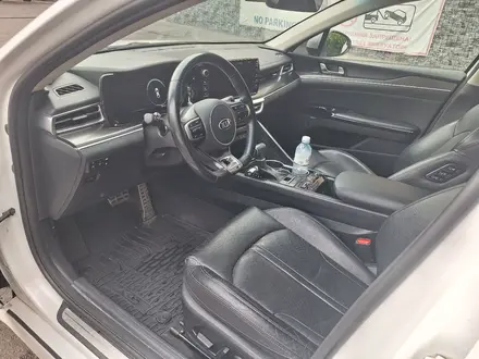Kia K5 2021 года за 9 300 000 тг. в Алматы – фото 12