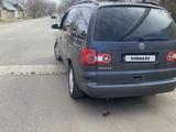 Volkswagen Sharan 2007 годаүшін3 600 000 тг. в Уральск – фото 4