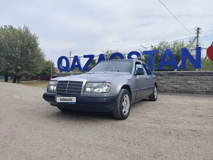 Mercedes-Benz E 220 1988 года за 2 200 000 тг. в Алматы – фото 13