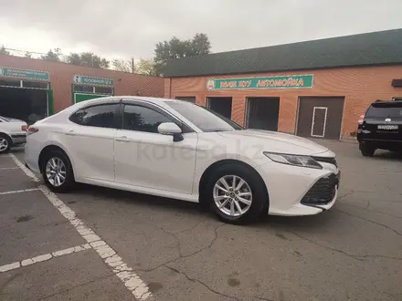 Toyota Camry 2020 года за 11 900 000 тг. в Алматы – фото 3