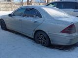 Mercedes-Benz C 200 2002 годаүшін2 200 000 тг. в Павлодар – фото 3