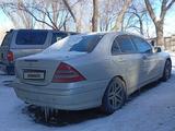 Mercedes-Benz C 200 2002 годаүшін2 200 000 тг. в Павлодар – фото 4