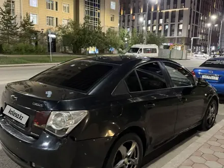 Chevrolet Cruze 2014 года за 3 100 000 тг. в Астана – фото 2