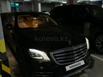 Mercedes-Benz S 560 2018 года за 44 500 000 тг. в Астана – фото 5