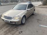 Mercedes-Benz C 200 2001 годаүшін3 900 000 тг. в Астана – фото 2