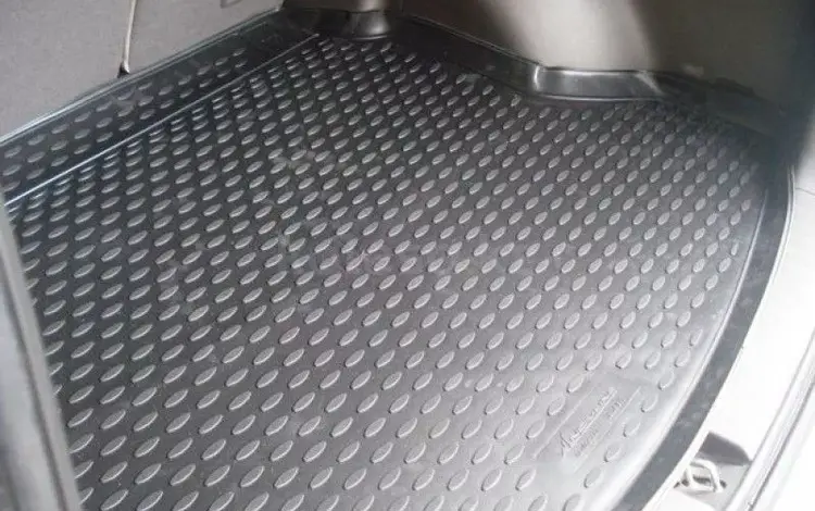 Toyota Land Cruiser Prado — Коврик резиновый с бортиком в багажник, черный за 18 000 тг. в Алматы