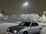 Mercedes-Benz E 320 2002 годаүшін6 100 000 тг. в Актобе – фото 2