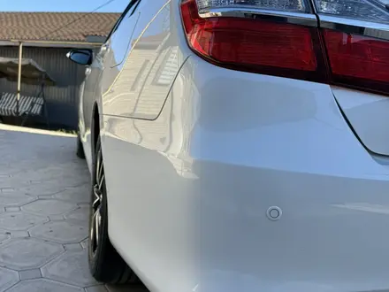 Toyota Camry 2018 года за 11 700 000 тг. в Уральск – фото 13