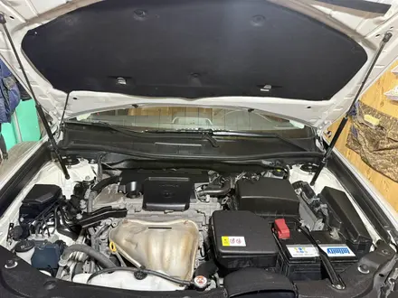 Toyota Camry 2018 года за 11 700 000 тг. в Уральск – фото 24