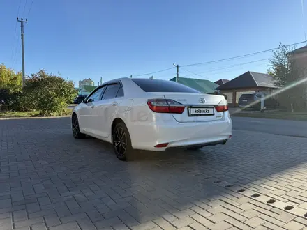 Toyota Camry 2018 года за 11 700 000 тг. в Уральск – фото 5