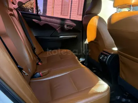 Toyota Camry 2018 года за 11 700 000 тг. в Уральск – фото 9
