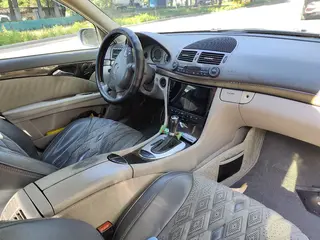 Mercedes-Benz E 320