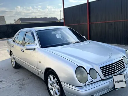 Mercedes-Benz E 280 1996 года за 2 500 000 тг. в Тараз – фото 4