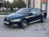 Skoda Superb 2019 года за 15 000 000 тг. в Алматы