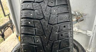 Зимние шины Roadstone 205/55/16 шипы 6 мм за 60 000 тг. в Атырау