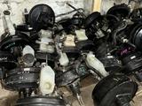 Тормозной вакуум цилиндр оригинал рабочий NISSAN за 25 000 тг. в Астана