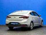 Hyundai Elantra 2019 года за 8 670 000 тг. в Актобе – фото 3