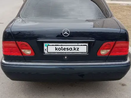 Mercedes-Benz E 280 1997 года за 5 500 000 тг. в Туркестан – фото 3